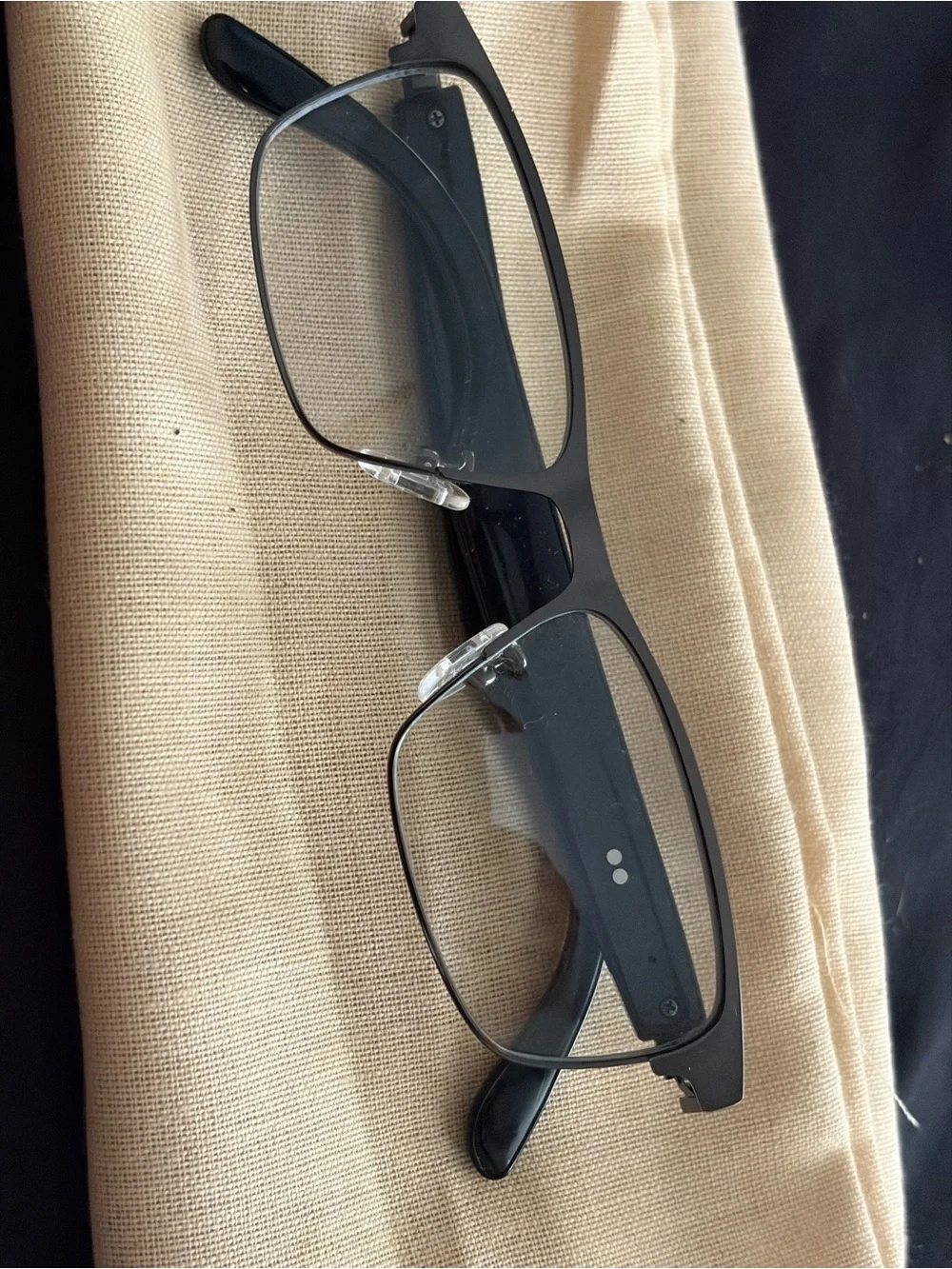 Smart Glasses, talk, call, answer, music.